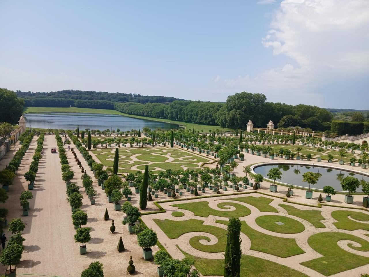 Studette Remilly A Versailles Luaran gambar